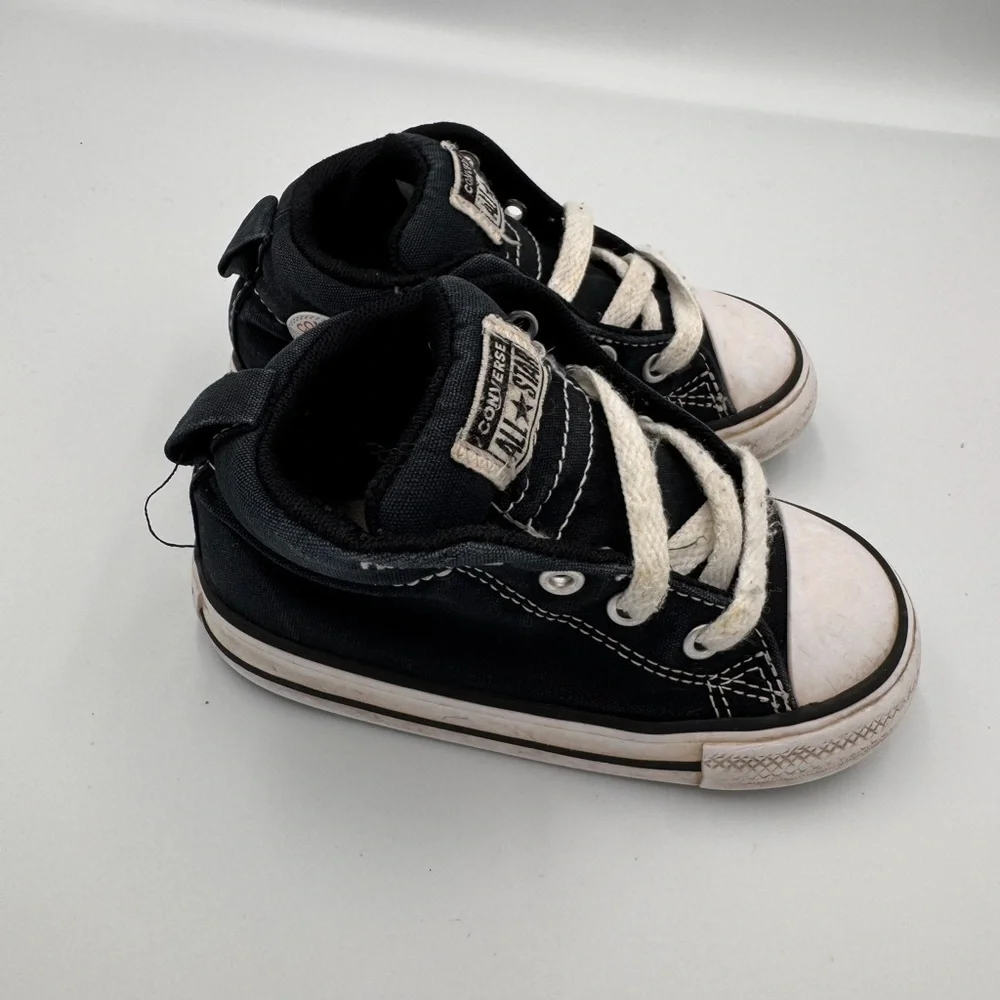 Converse Toddler Boy Girl Size 7 Black and White Kids High Tops Sneakers Shoes